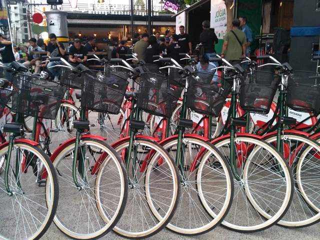 Menikmati Suasana Malioboro dengan Bersepeda Ontel