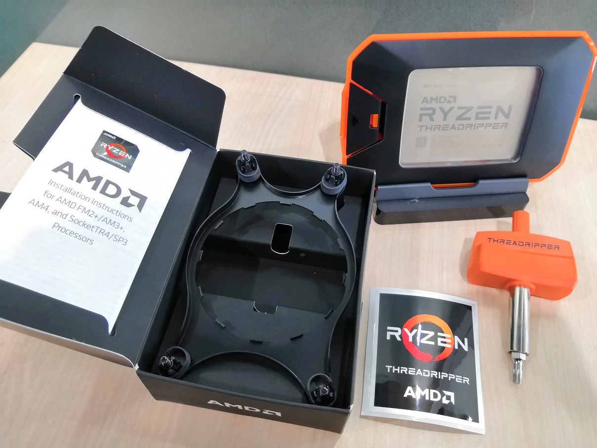 Melihat Isi Paket Ryzen Threadripper 2920X, Si Bungsu Keluarga HEDT AMD