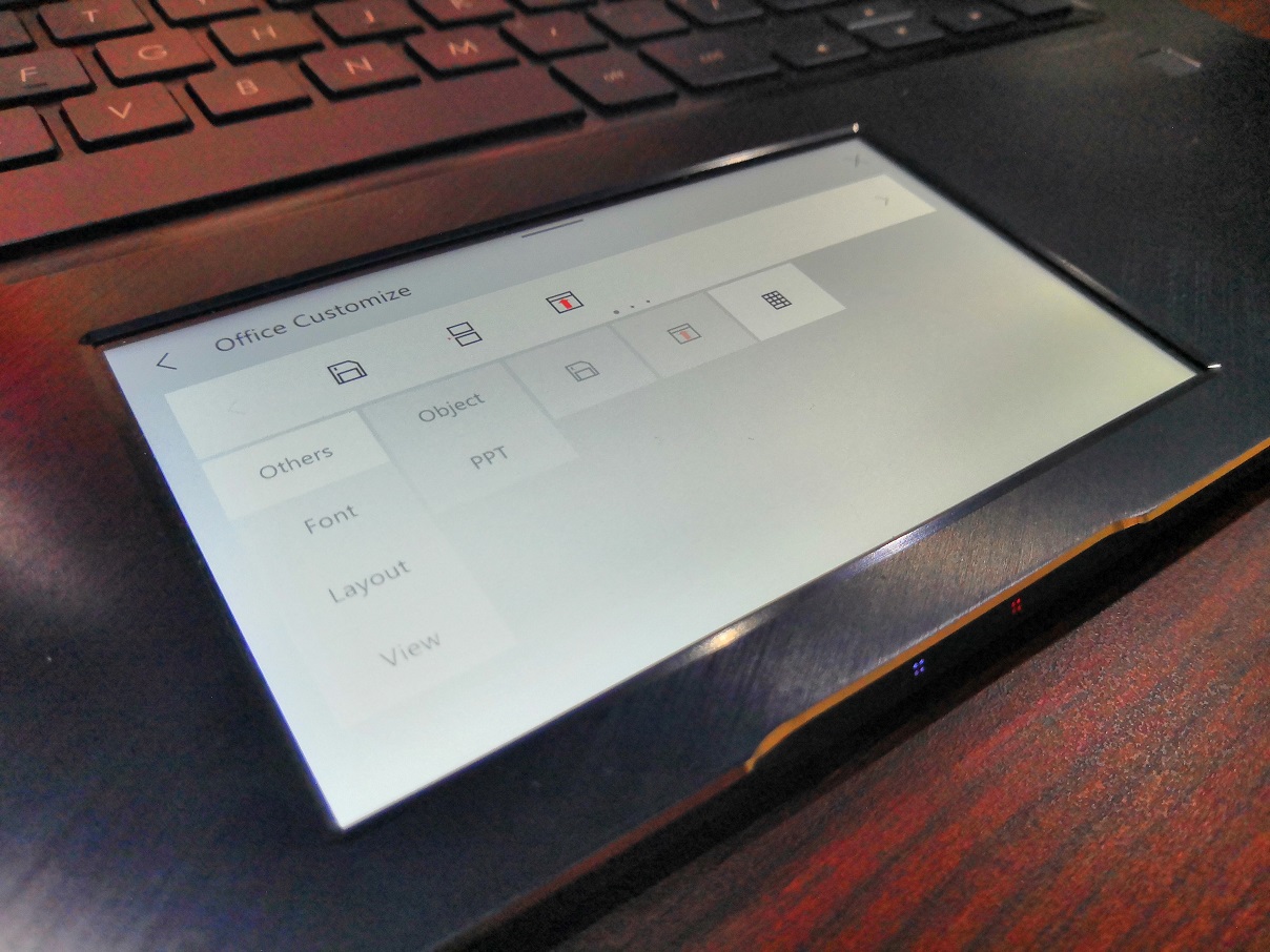Menjajal ScreenPad di ASUS ZenBook Pro