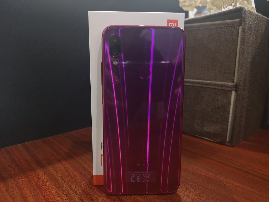 Melihat Isi Paket Penjualan Redmi Note 7