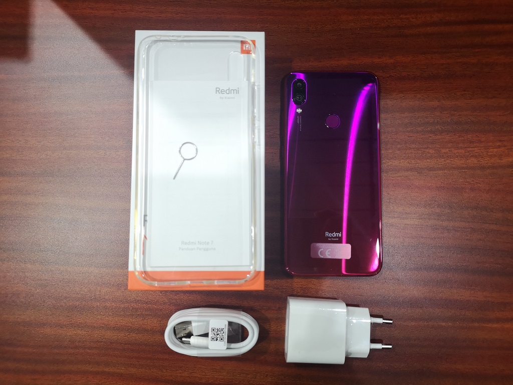Melihat Isi Paket Penjualan Redmi Note 7