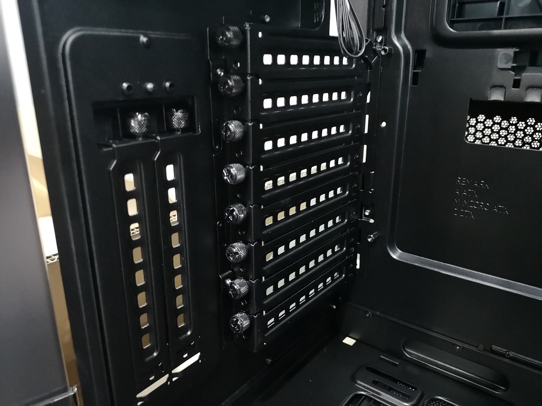 Corsair Crystal 680X RGB, Casing PC Mewah