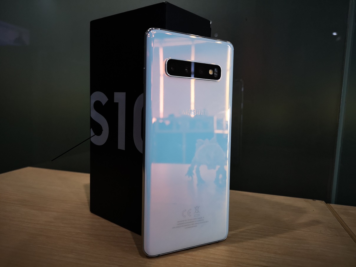 Samsung Galaxy S10, Tetap Oke Tanpa Plus