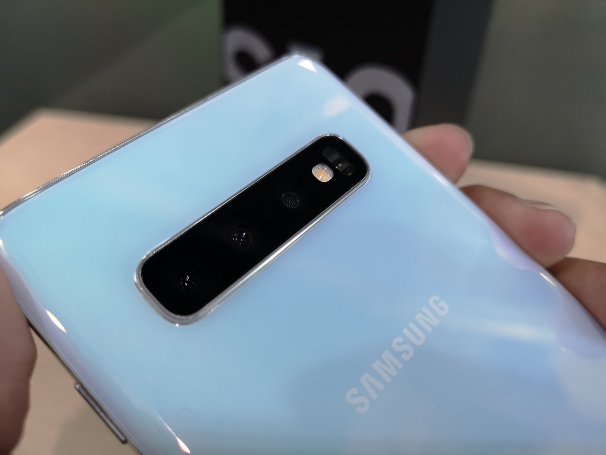Samsung Galaxy S10, Tetap Oke Tanpa Plus