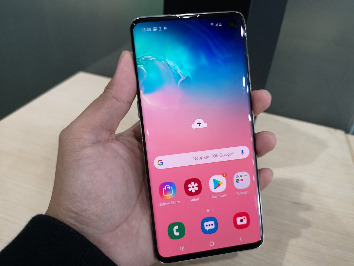 Samsung Galaxy S10, Tetap Oke Tanpa Plus