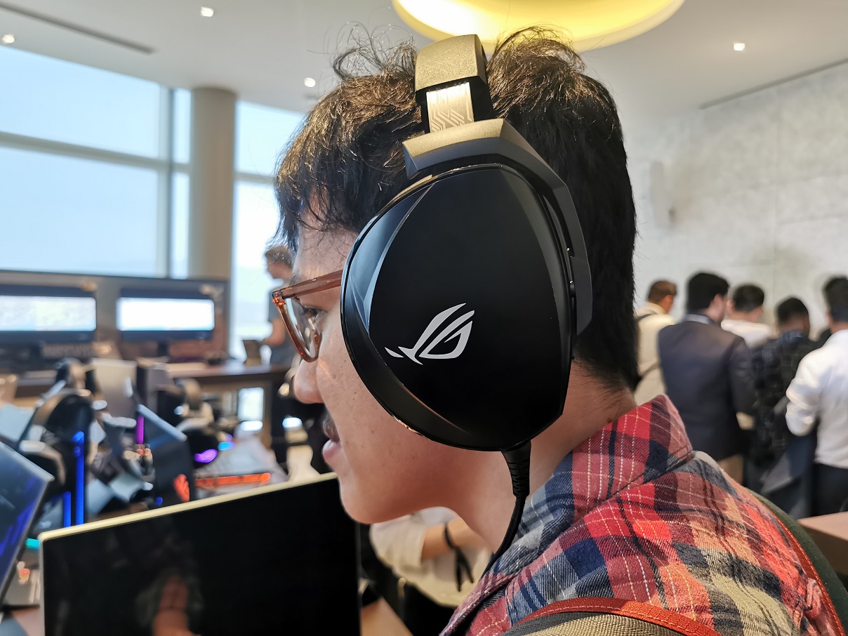 ASUS ROG Rilis Headphone untuk Gamer dan Audiophile