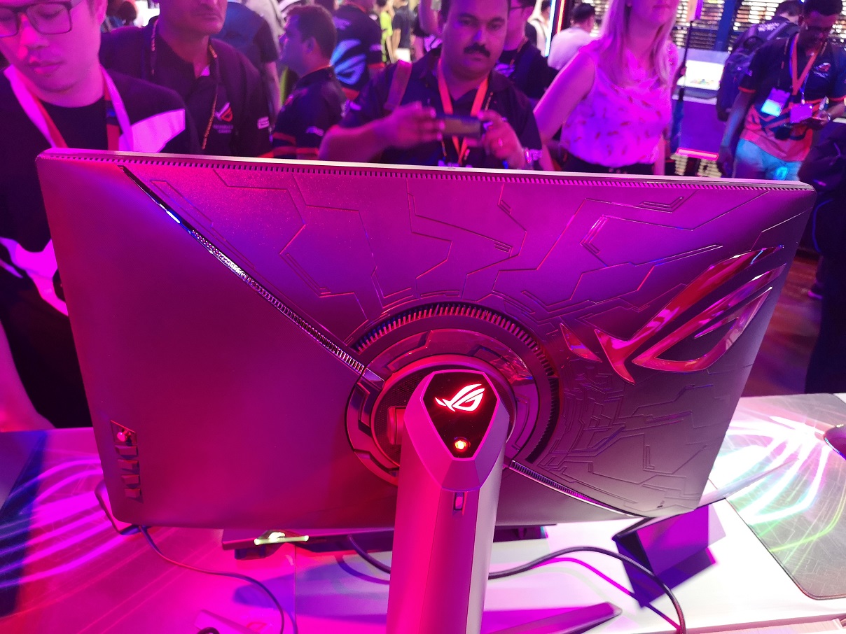 ASUS ROG Swift PG27UQX Pamer Teknologi Mini-LED