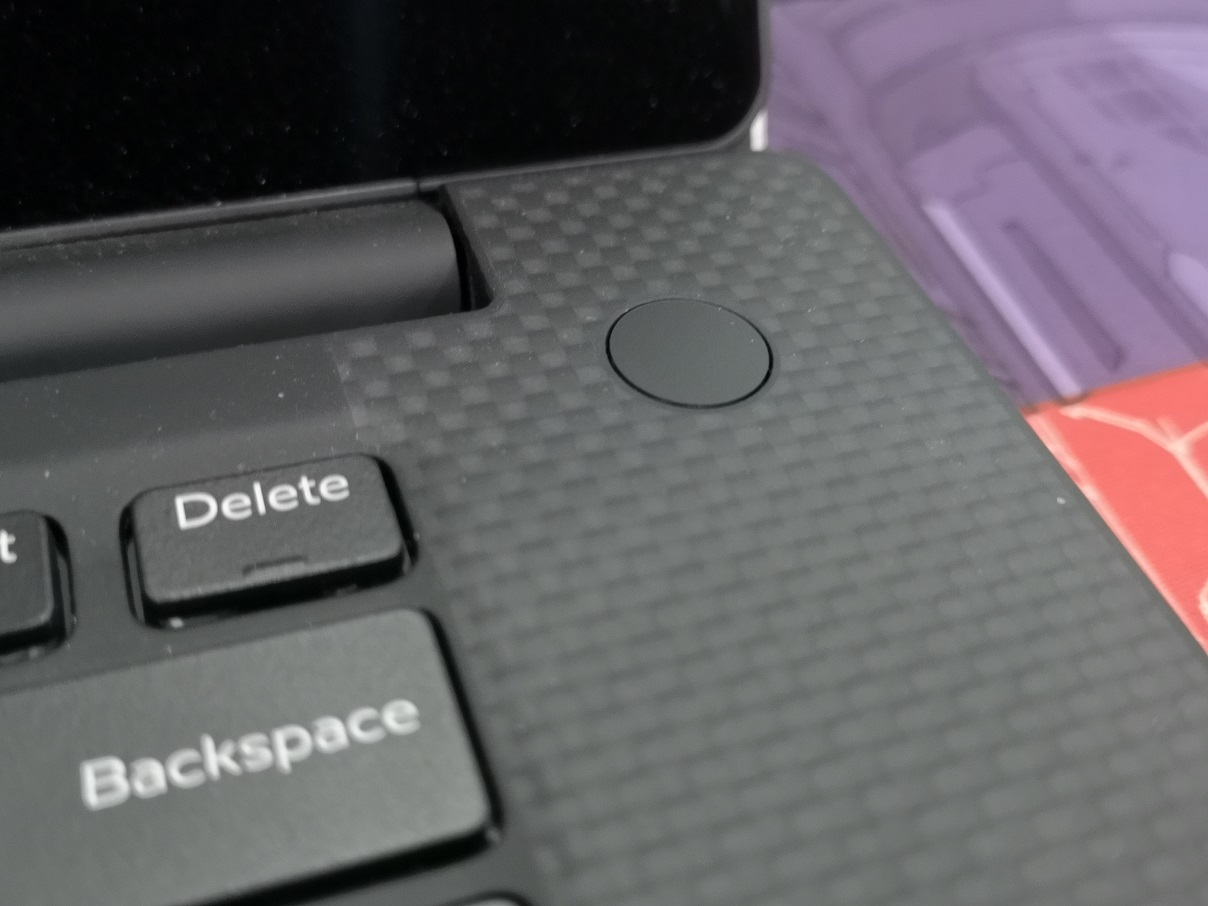Dell XPS 15 9570, Layar Sentuh dan Spesifikasi Mumpuni