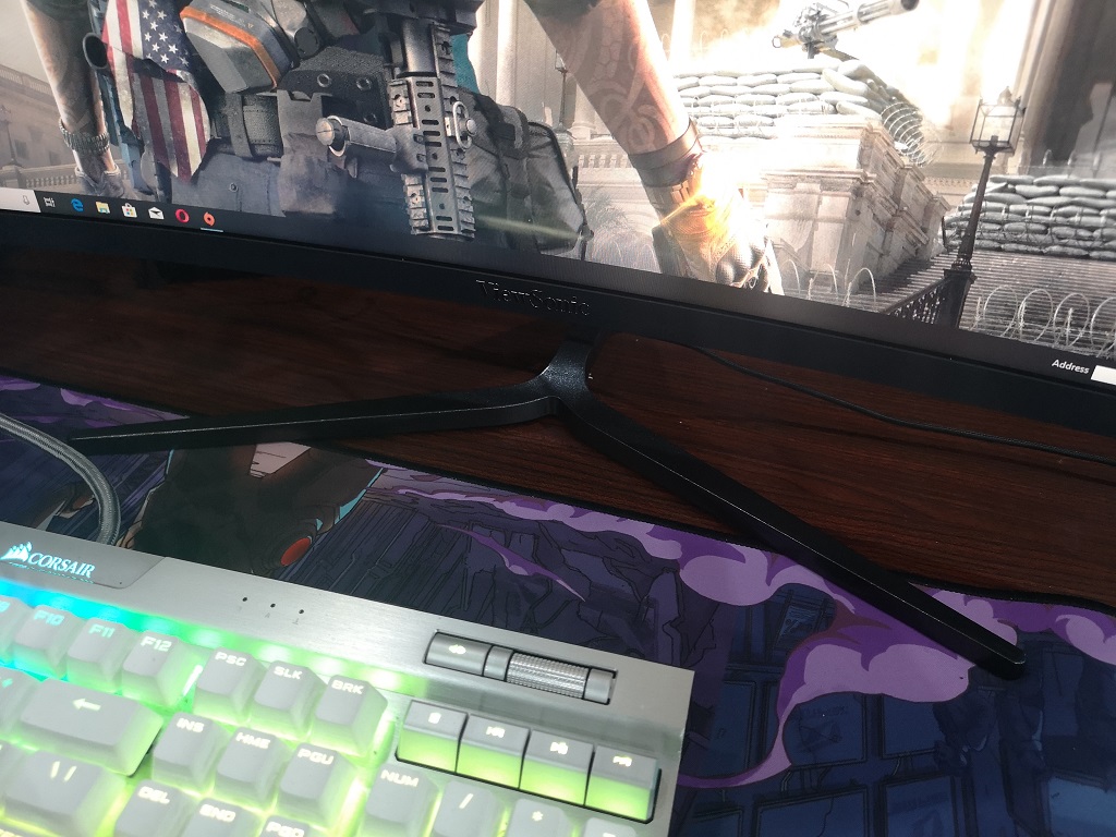 Begini Rasanya Monitor Gaming Lengkung ViewSonic VX3258