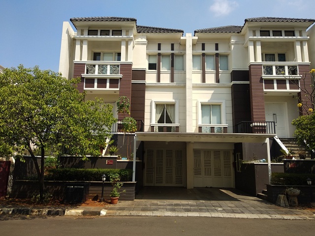Menapaki Rumah Penyundul Langit