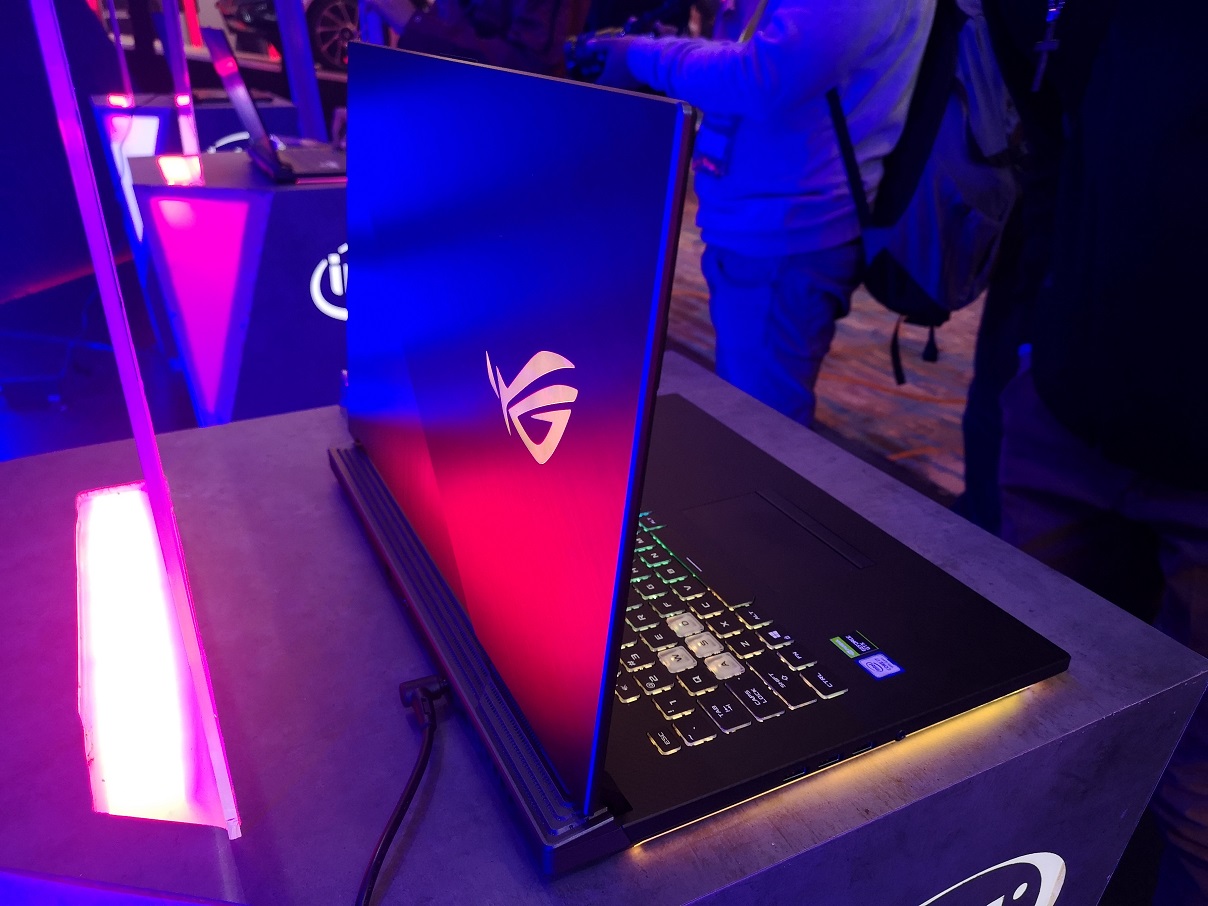 Begini Perbedaan ASUS ROG Strix Scar III dan Hero III