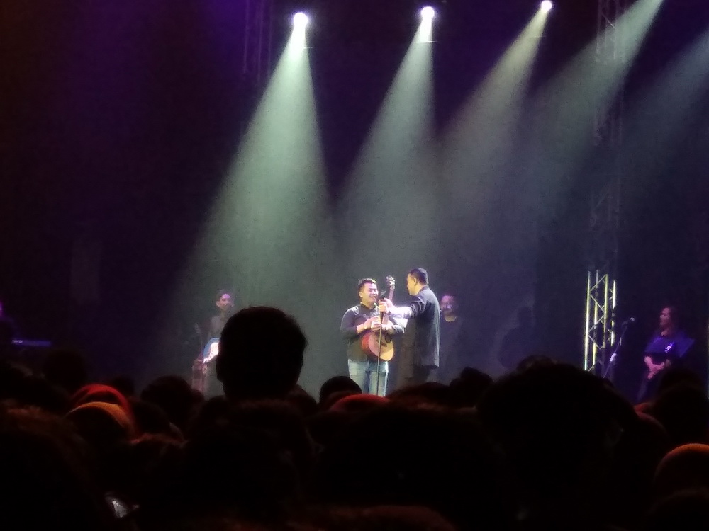 Tulus Banyak Berinteraksi dalam One Intimate Night