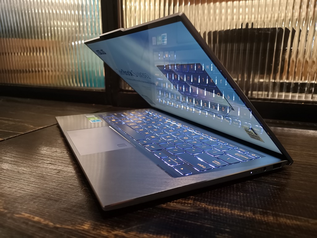 ASUS Siapkan Laptop Tertipis Sekaligus Teringkas di Dunia