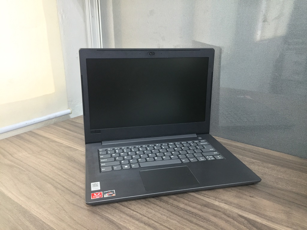 Lenovo V330 Laptop Bisnis Minimalis Dan Terjangkau