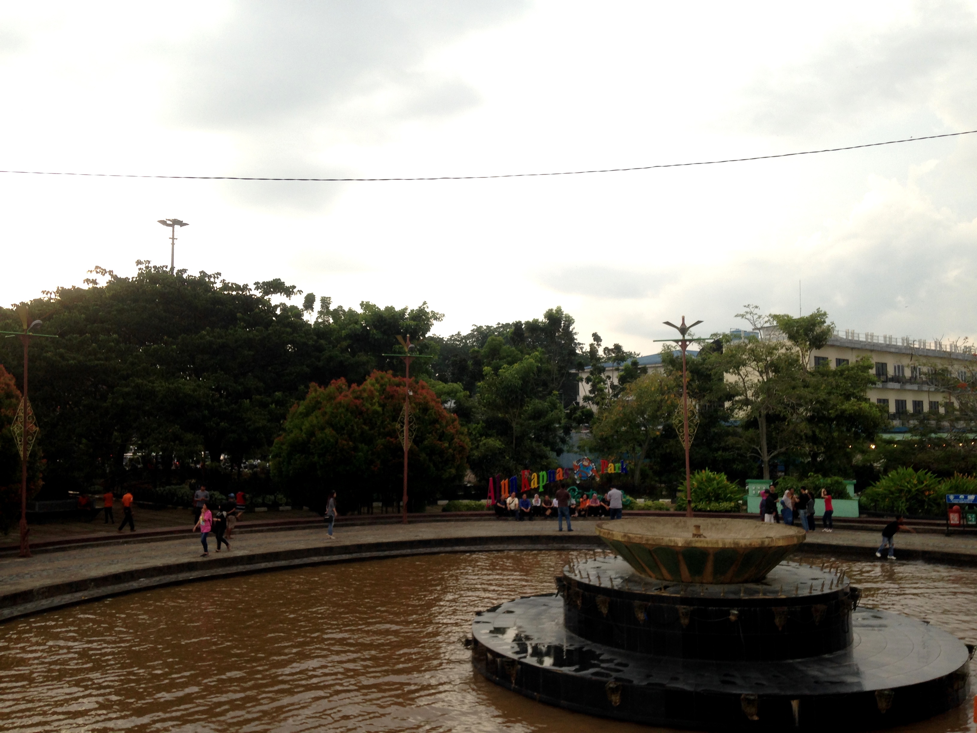Menatap Senja di Sungai Kapuas