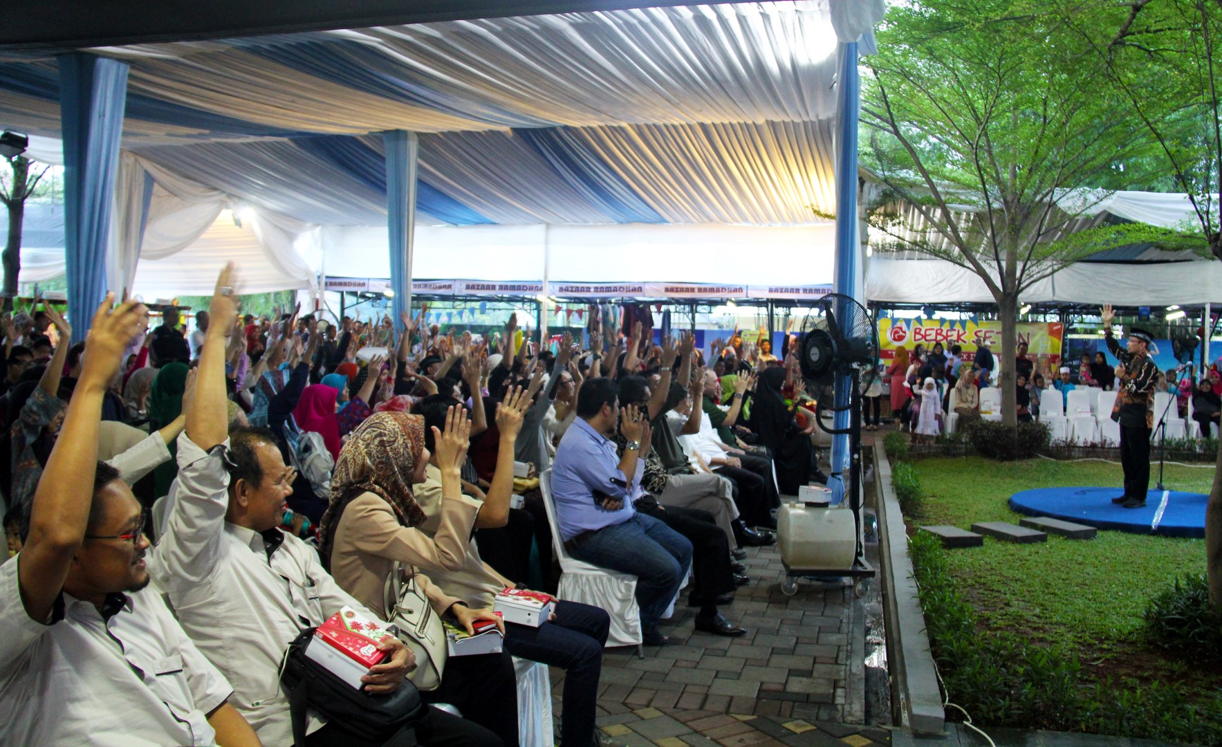 Sentra Timur Residence Mengundang Anak Yatim Berbuka Puasa Bersama