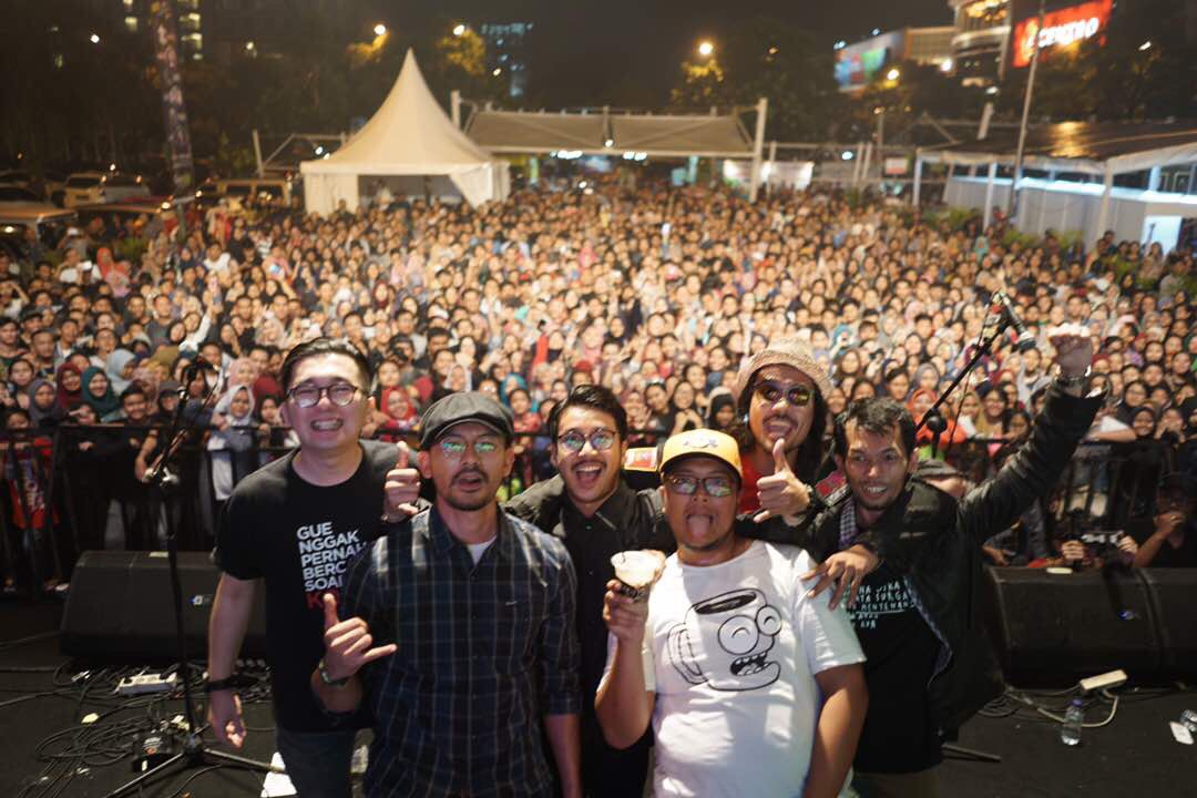 Chicco Jerikho dan Rio Dewanto Rekam Ulang Lagu Sheila on 7