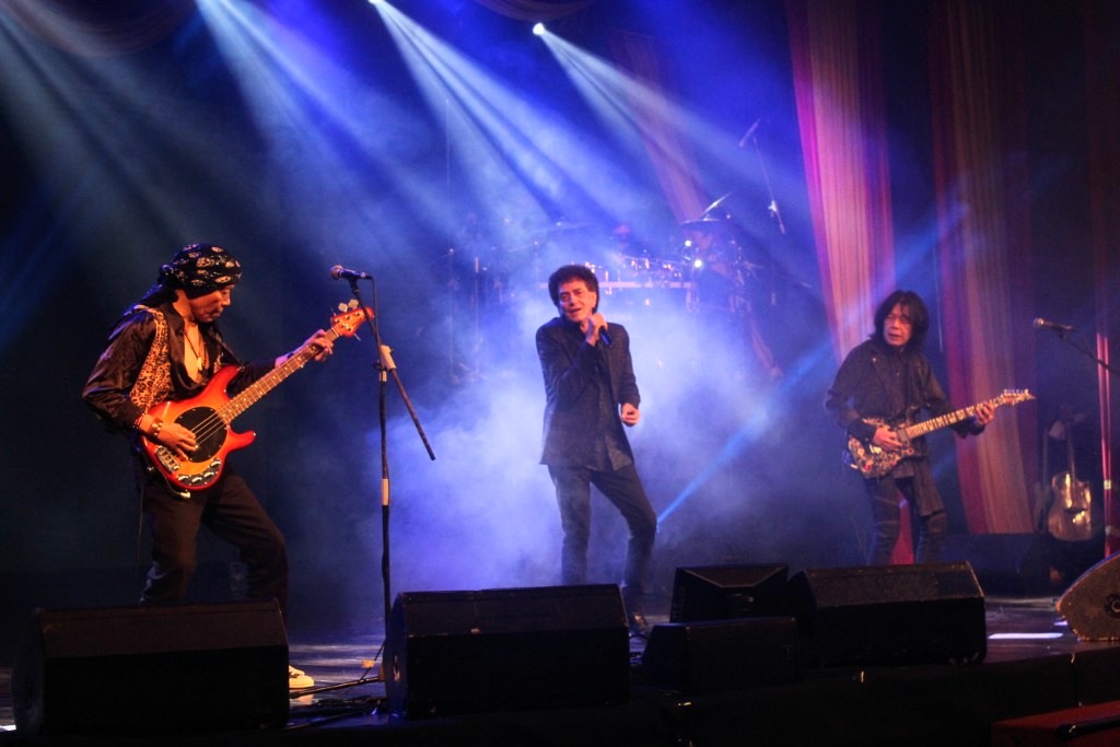 Kejutan-kejutan God Bless dalam Konser Liztomania