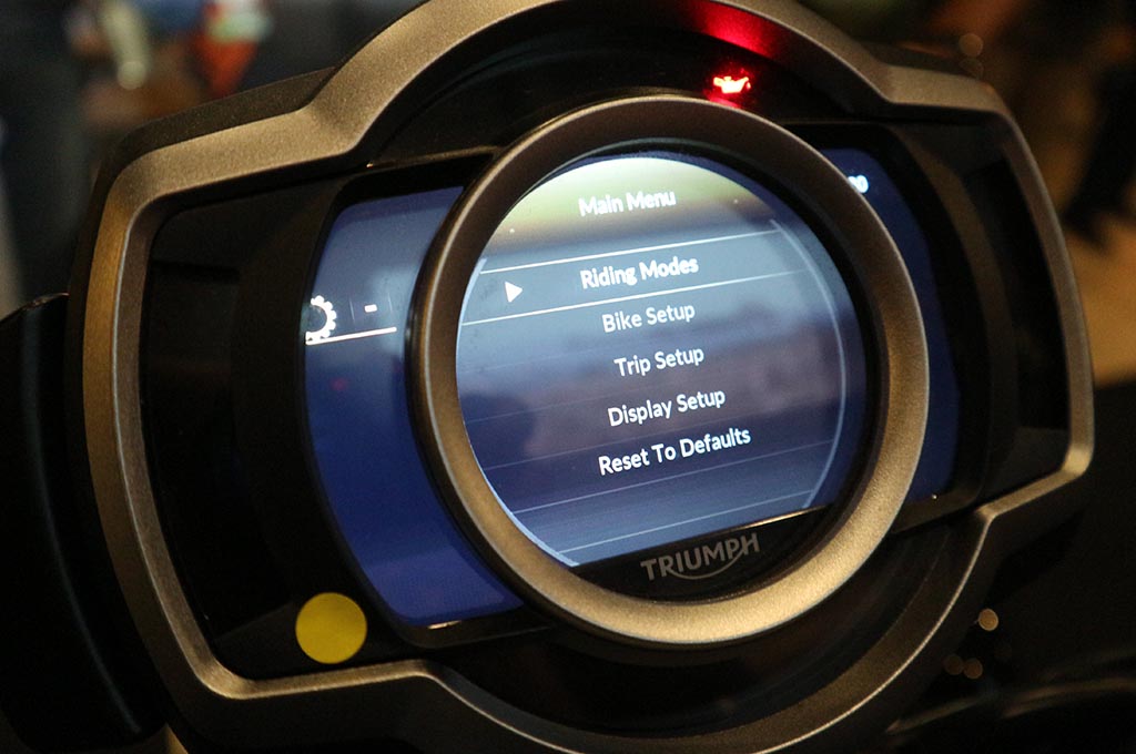 New Triumph Scrambler 1200 XE, Sang Petualang nan Klasik