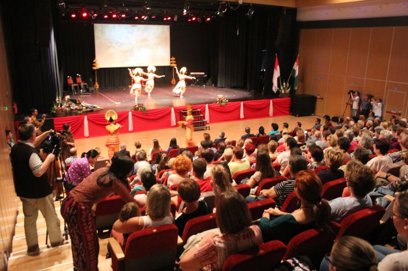 Indonesian Cultural Night Pukau Masyarakat Bekescaba Hongaria