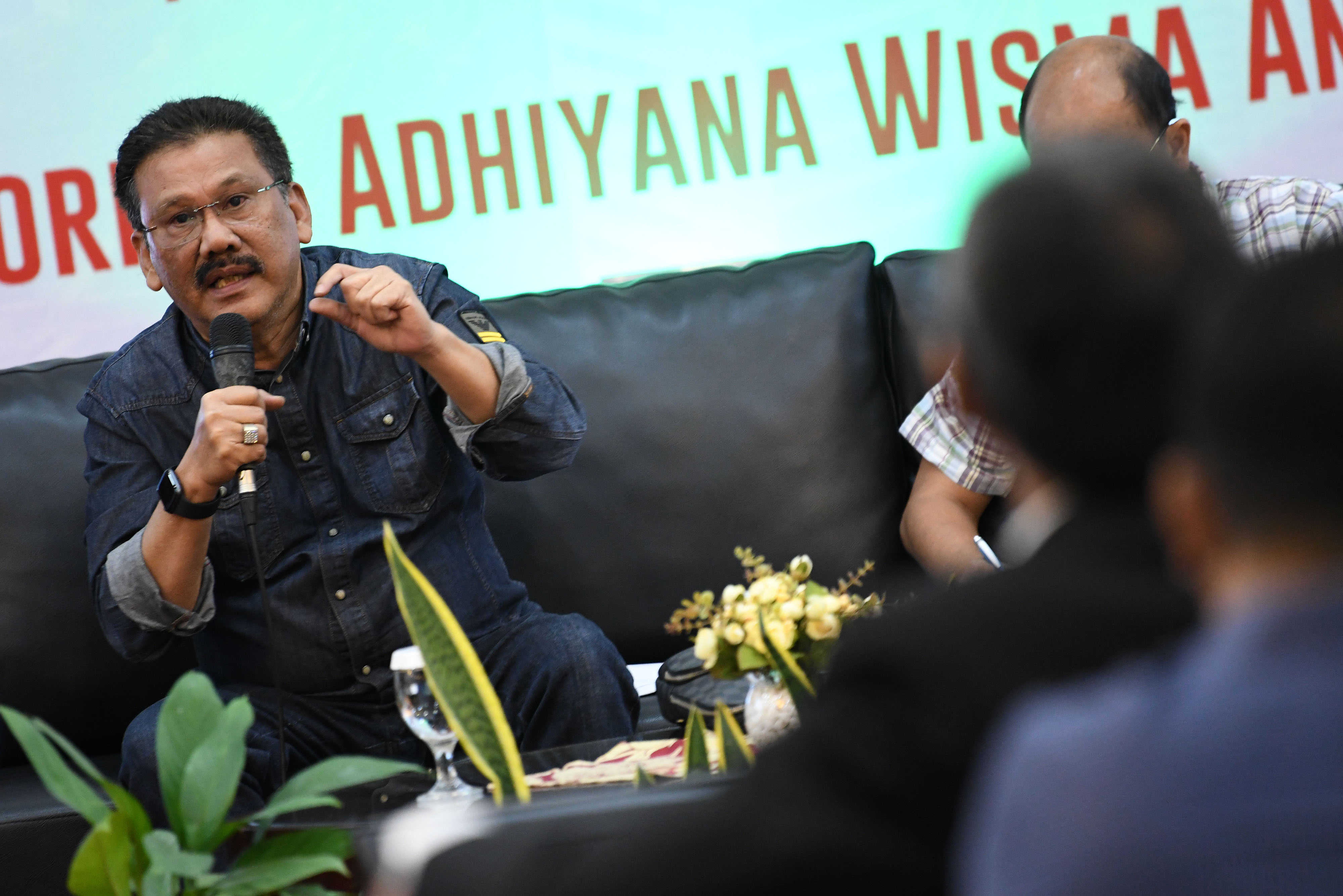 Pembobol Rekening Ilham Bintang Pegawai Bank