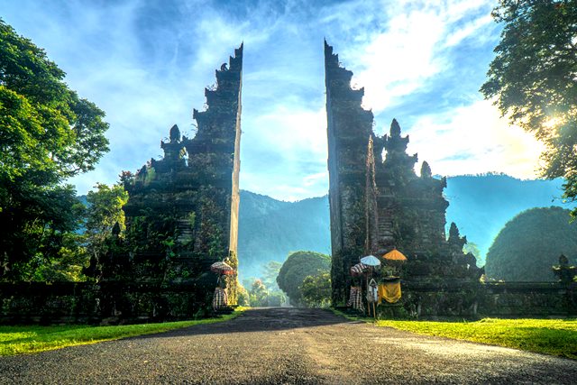 Virtual Tour Terobosan Baru Untuk Bangkitkan Pariwisata Di Masa Pandemi Virtual Tour Terobosan Baru Untuk Bangkitkan Pariwisata Di Masa Pandemi