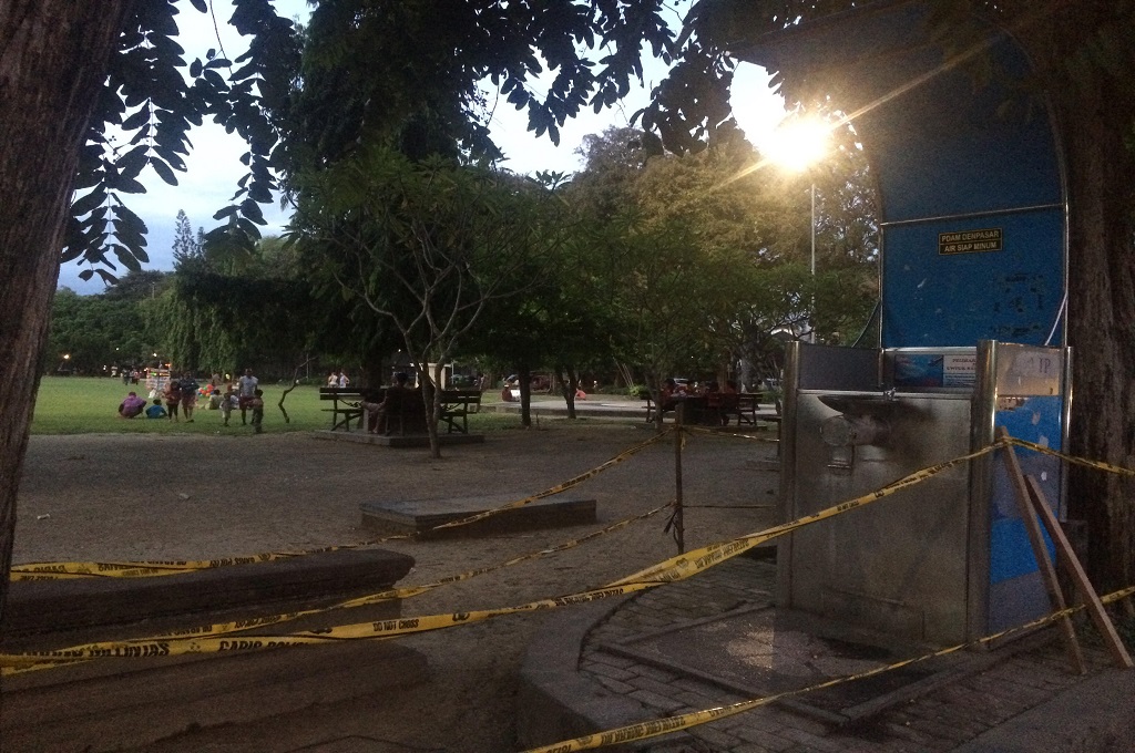 Warga Trauma Minum Air Keran Umum di Lapangan Puputan