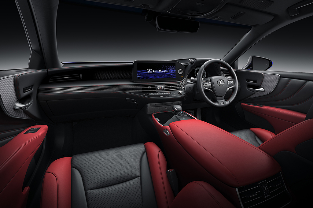 Lexus LS Hybrid F Sport, Sedan Premium yang Hijau