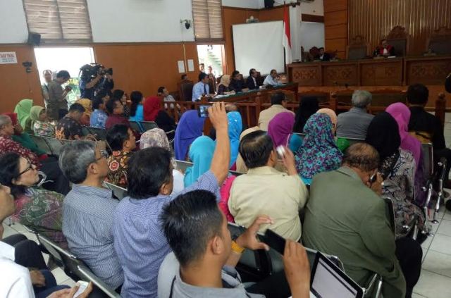 Sidang Praperadilan Irman Gusman Dihadiri Anak & Istri