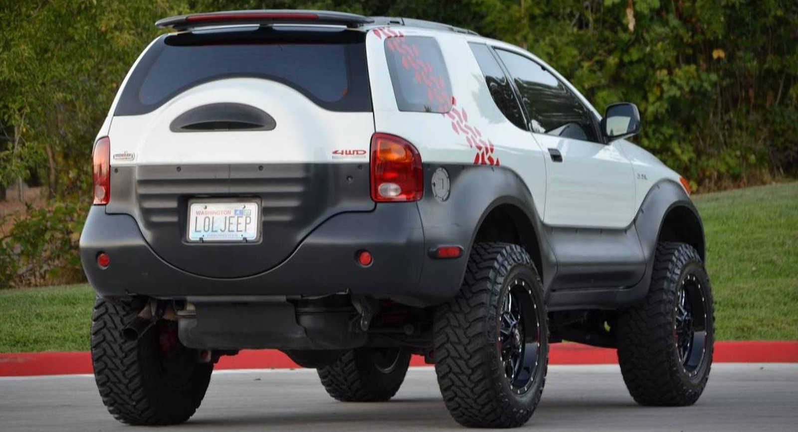 Modifikasi Offroad Isuzu Vehicross Ironman Bergaya Funky