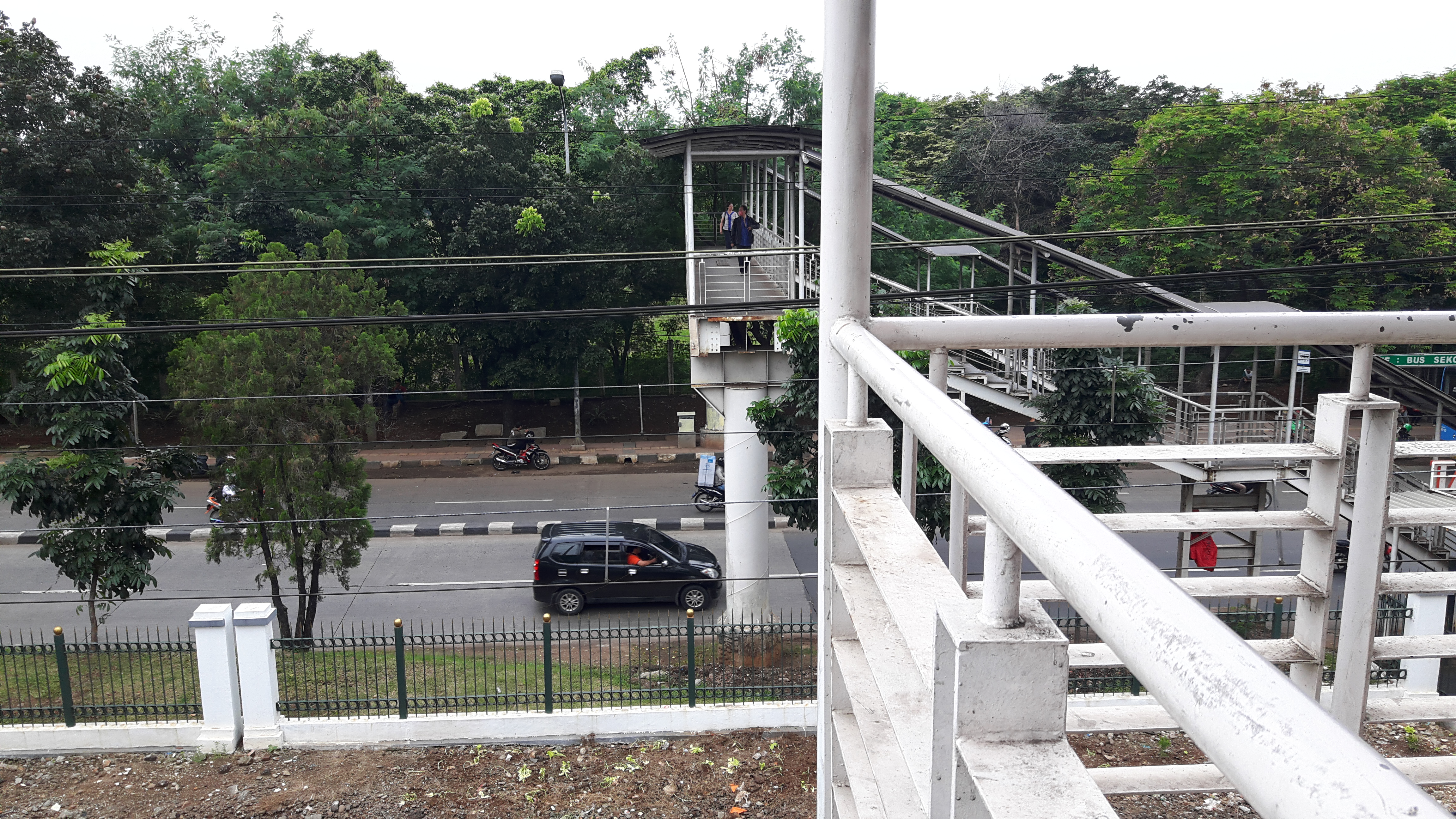 Solusi Konkret Masalah JPO Stasiun Tanjung Barat