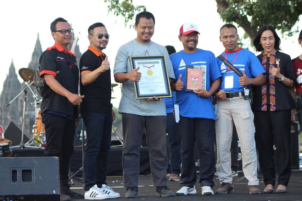 Ratusan Toyota Corolla Menyemuti Candi Prambanan