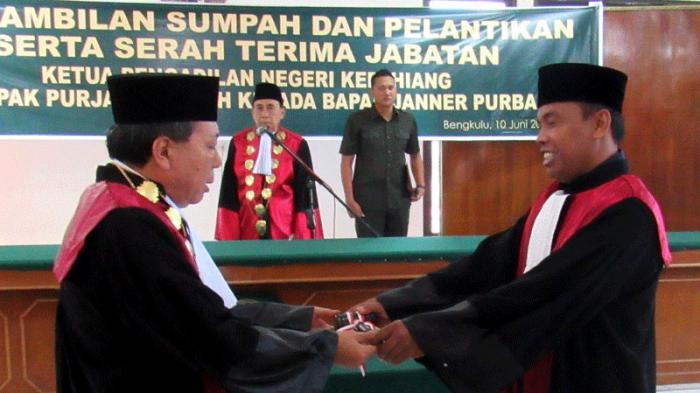 Terjaring OTT KPK, Ketua PN Kepahiang Diterbangkan ke Jakarta