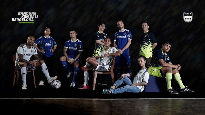 Jelang <i>Kick Off</i> Musim 2022--2023, Klub-klub Liga 1 Pamer Jersey Anyar