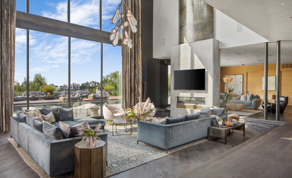 Intip Rumah John Legend dan Chrissy Teigen yang Dijual Rp353 Miliar