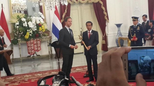 PM Belanda Kembalikan Keris kepada Indonesia