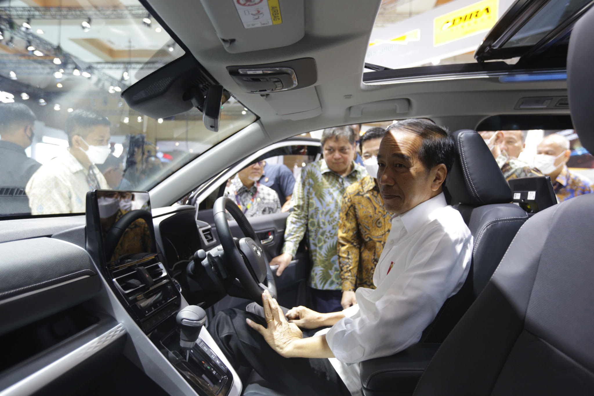 Ini Daftar Brand Otomotif yang Dikunjungi Jokowi di IIMS 2023