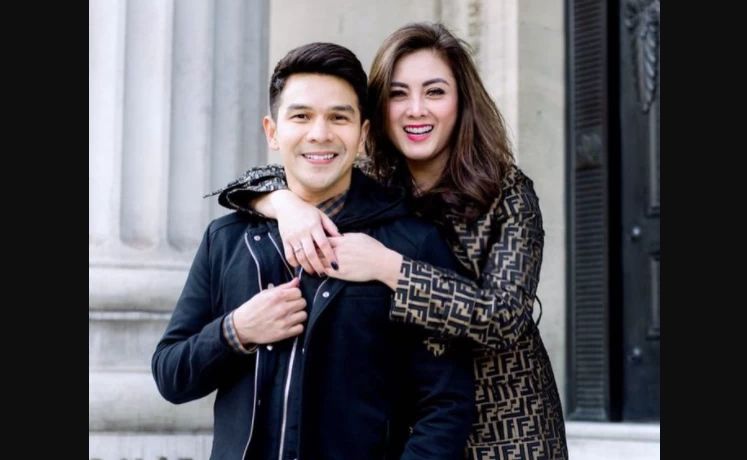 Perceraian Artis Paling Mengejutkan di Tahun 2021