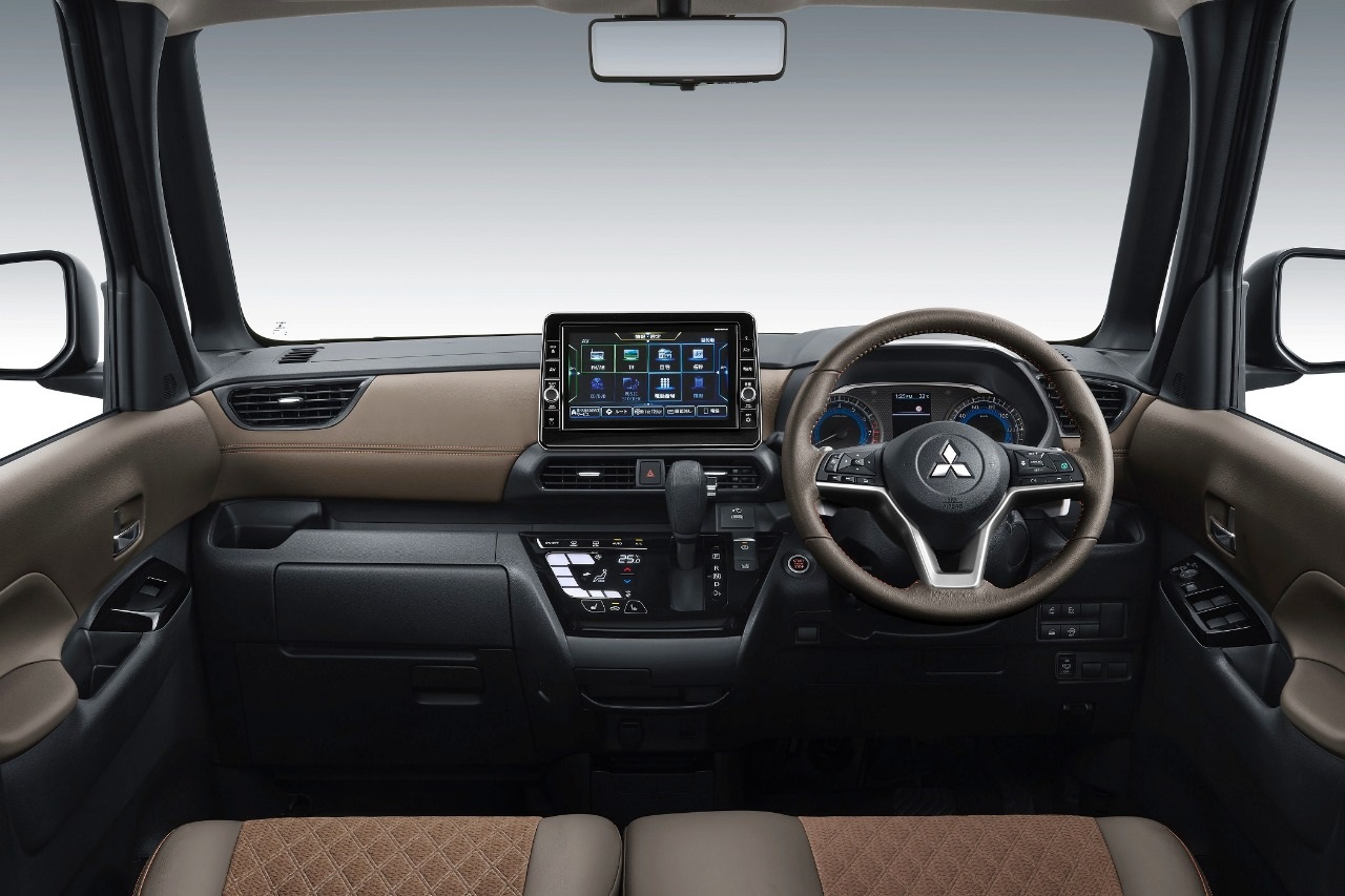Mitsubishi Super Height K-Wagon Concept Usung Fascia Xpander