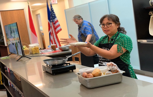 Bule Chicago Belajar Bikin Tempe
