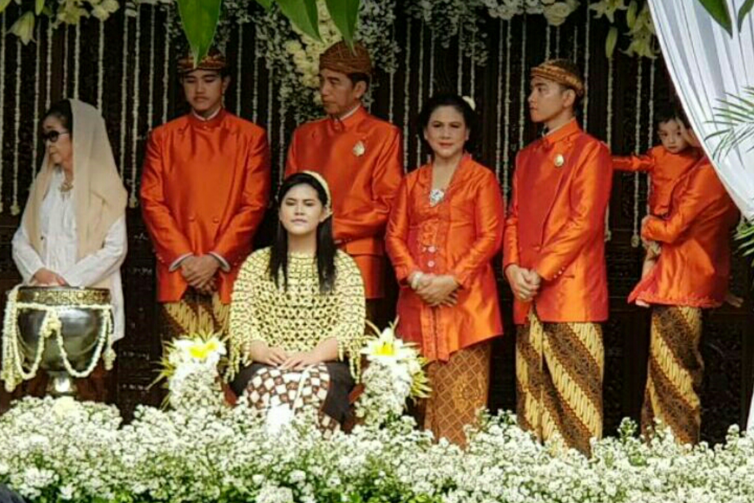 Bobby Diminta Mengayomi, Kahiyang Dipesankan Berbakti