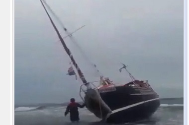 Suami Istri Berkebangsaan Asing Ditemukan Terdampar di Perairan Indramayu