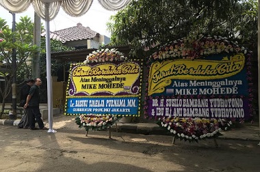 Pedagang Bakso Keliling pun Kehilangan Sosok Mike Mohede