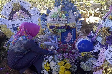Sehari Setelah Pemakaman Rumah Angeline Masih Didatangi Warga