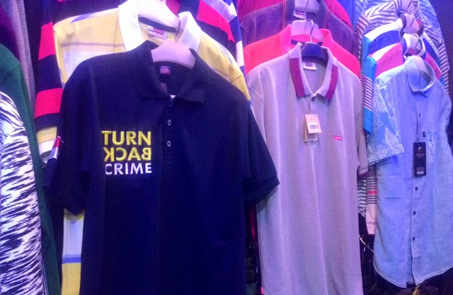 Gunakan Kaus Turn Back Crime, Sipil Merasa Gagah
