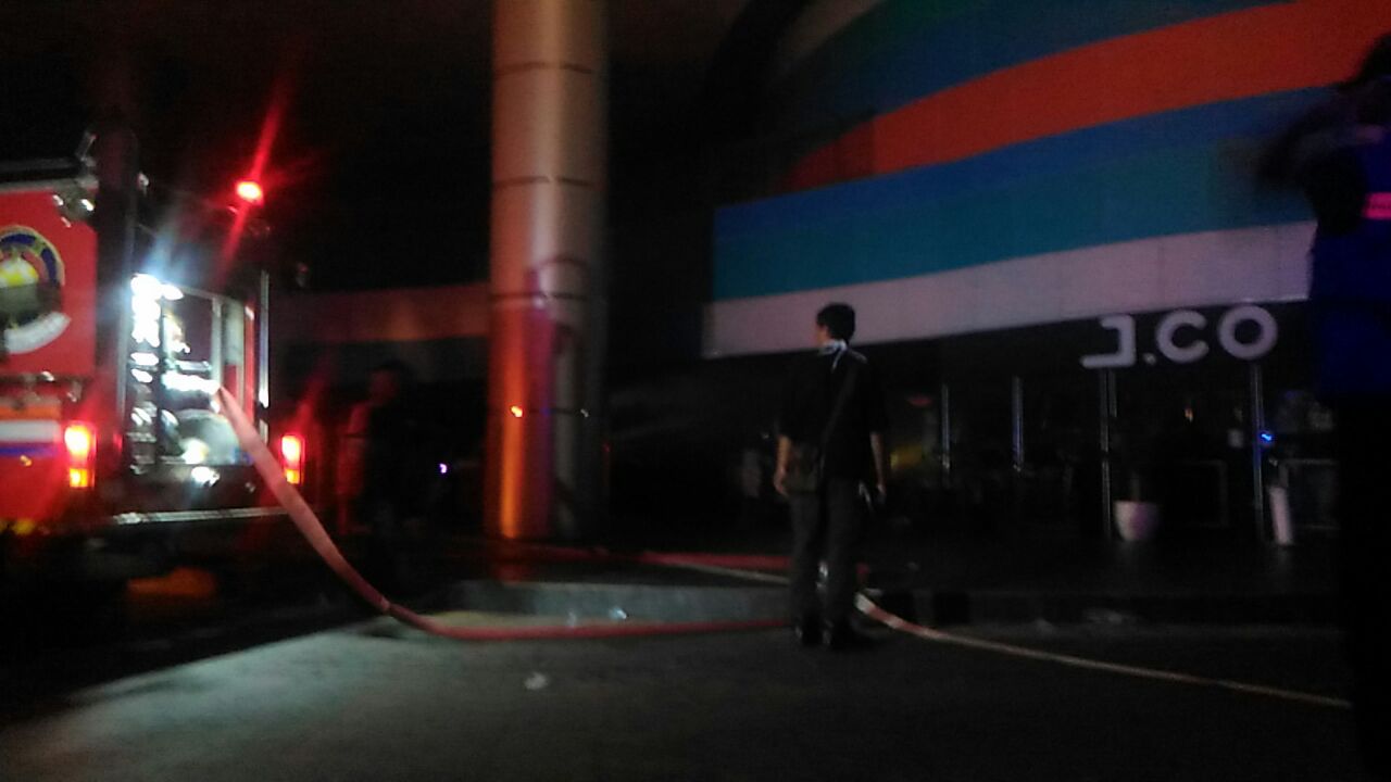 Kebakaran Mal Cinere Bellevue Merambat ke Apartemen