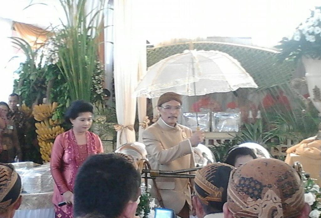 Gibran-Selvi Lalui Rangkaian Proses Siraman Hingga Midodareni