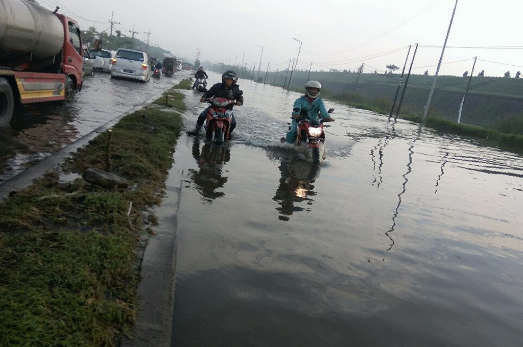 Setelah Puting Beliung, Banjir Merendam Sidoarjo