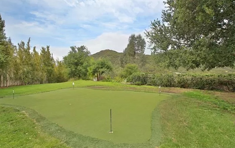 Beli Rumah Tetangga, Komedian Kevin Hart Rogoh Rp101 Miliar