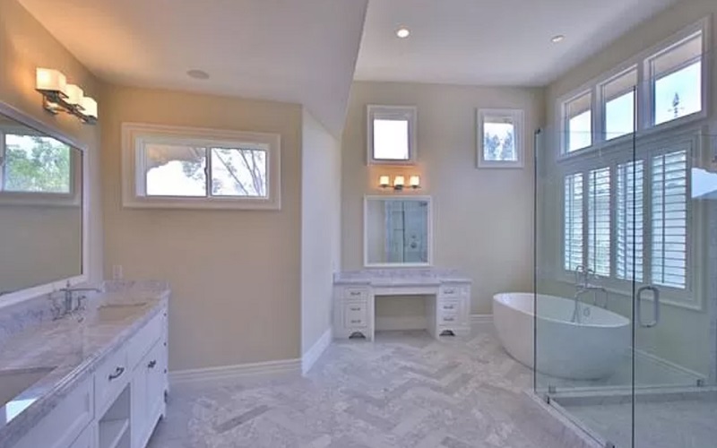 Beli Rumah Tetangga, Komedian Kevin Hart Rogoh Rp101 Miliar